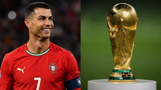 Portrait d’un footballeur portugais en maillot rouge face au trophée de la Coupe du Monde, visuel d’article sur Cristiano Ronaldo.